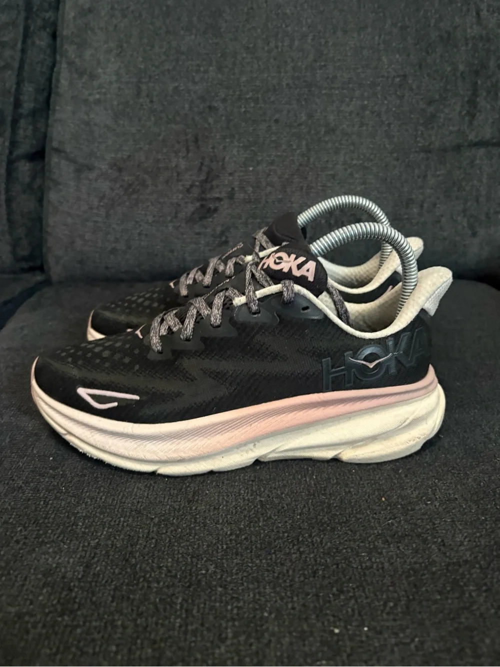 Hoka One One running rose 1127896